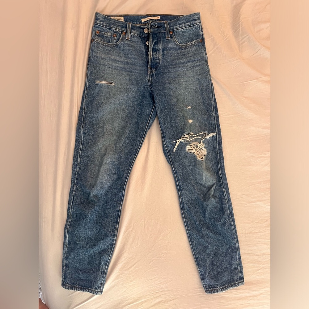 LEVI WEDGIE JEANS - SIZE 26